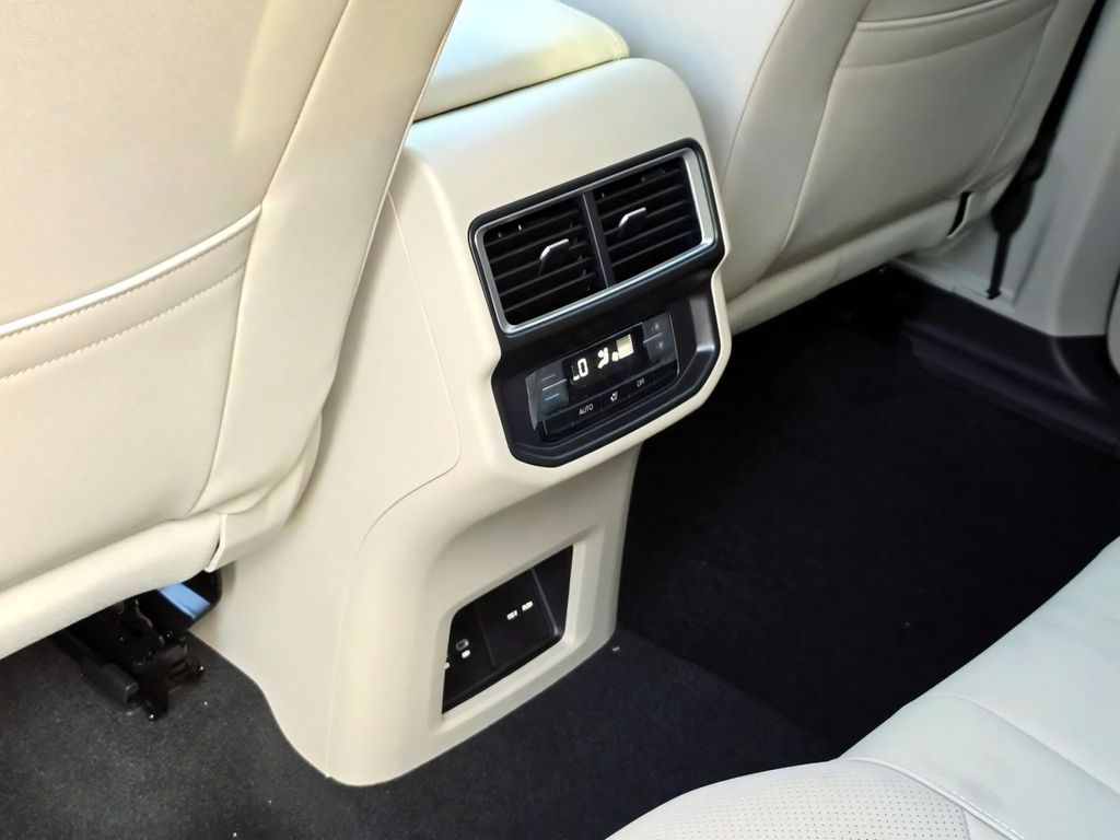 2026 Volkswagen Atlas SE w/Tech - Photo 29