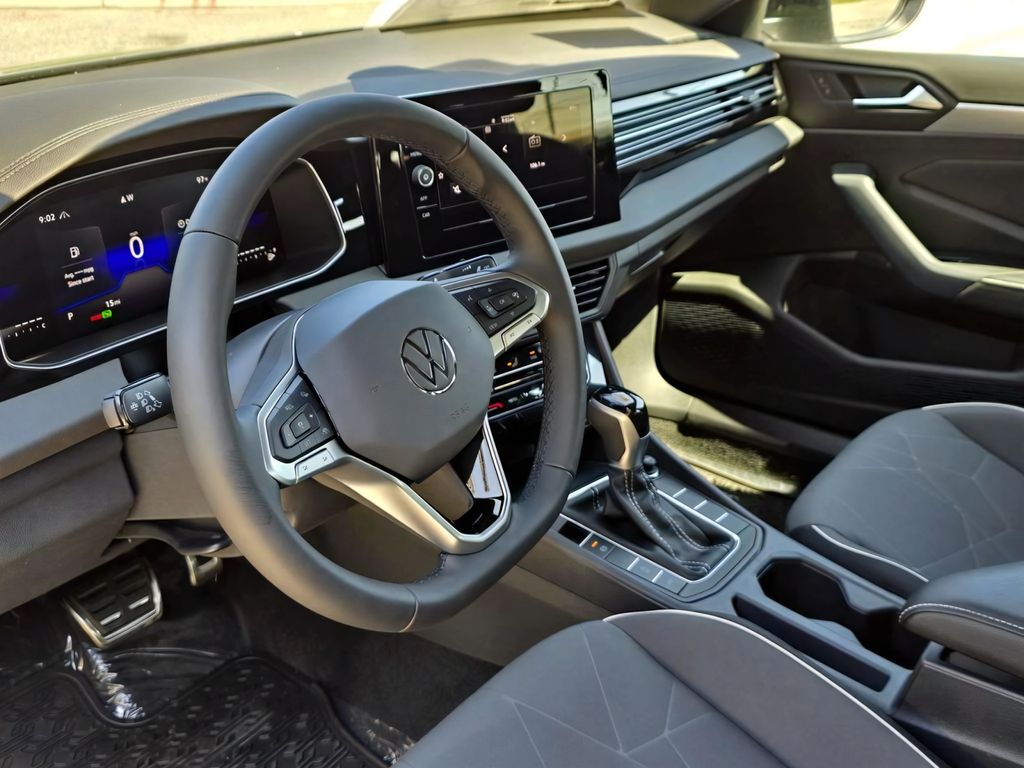 2025 Volkswagen Jetta Sport - Photo 19