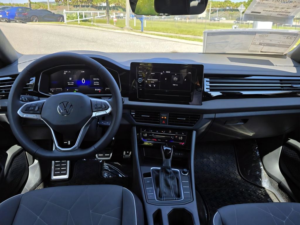 2025 Volkswagen Jetta Sport - Photo 10