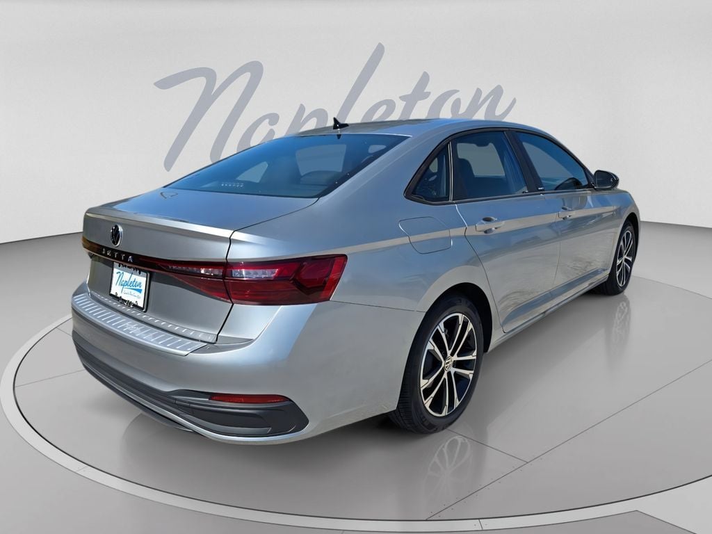 2025 Volkswagen Jetta Sport - Photo 4