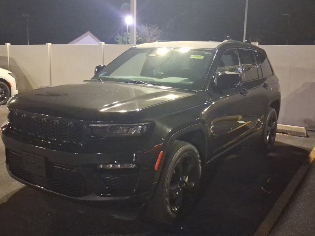 Used 2023 Jeep Grand Cherokee Limited SUV