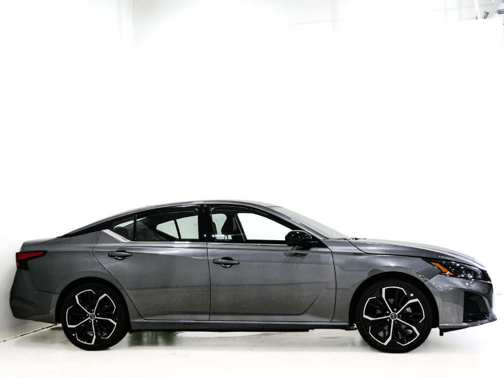 Used 2024 Nissan Altima 2.5 SR Sedan