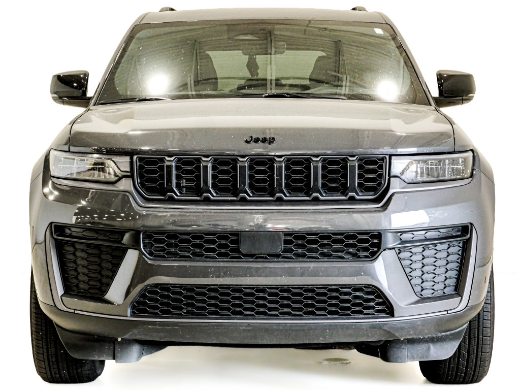 Used 2026 Jeep Grand Cherokee Altitude SUV