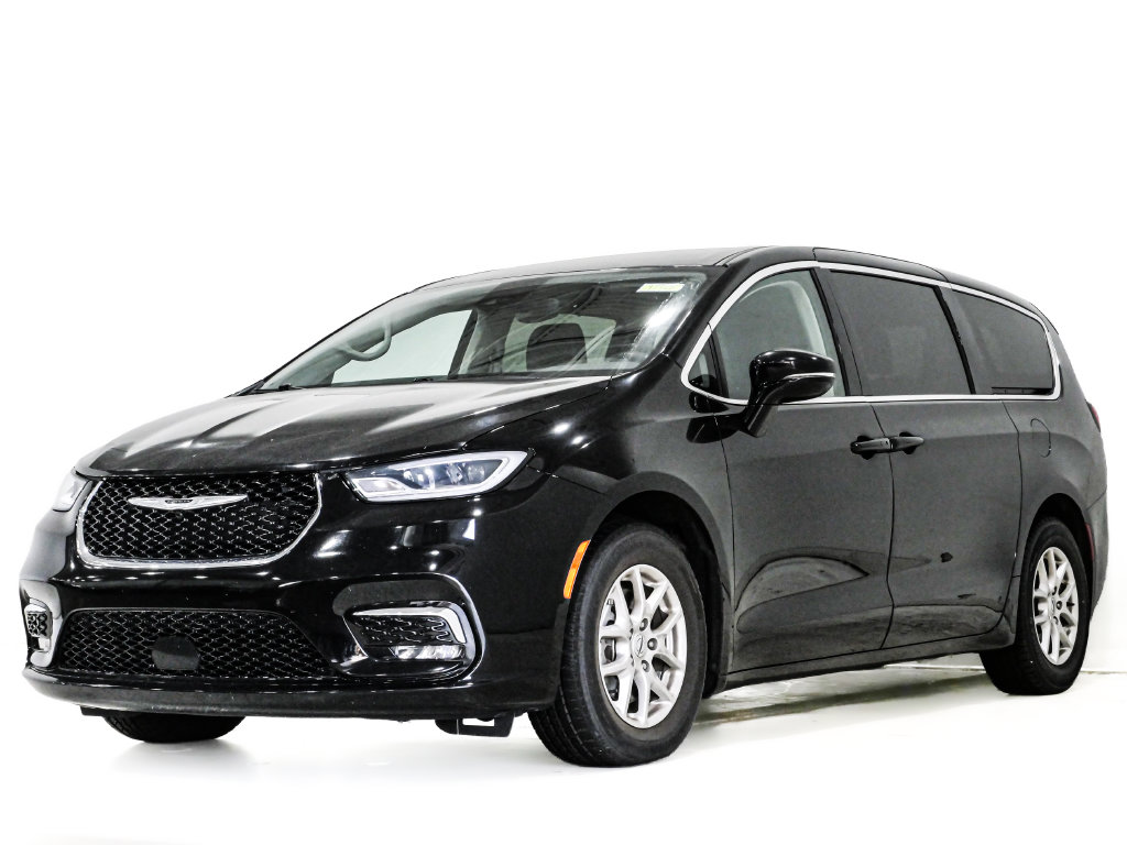 Used 2024 Chrysler Pacifica Touring L Minivan/Van
