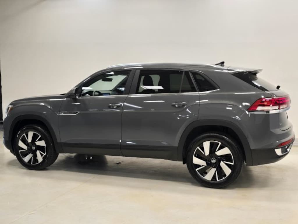 New 2026 Volkswagen Atlas Cross Sport SE w/Technology SUV