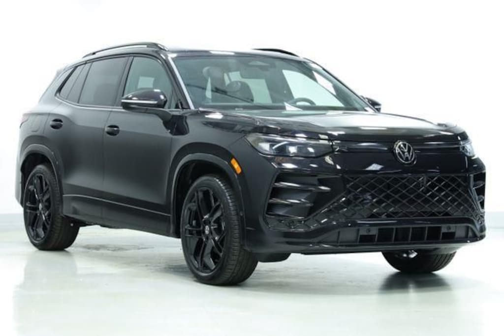 New 2026 Volkswagen Tiguan SE R-Line Black SUV