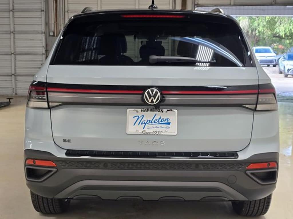 New 2026 Volkswagen Taos 1.5T SE Black SUV