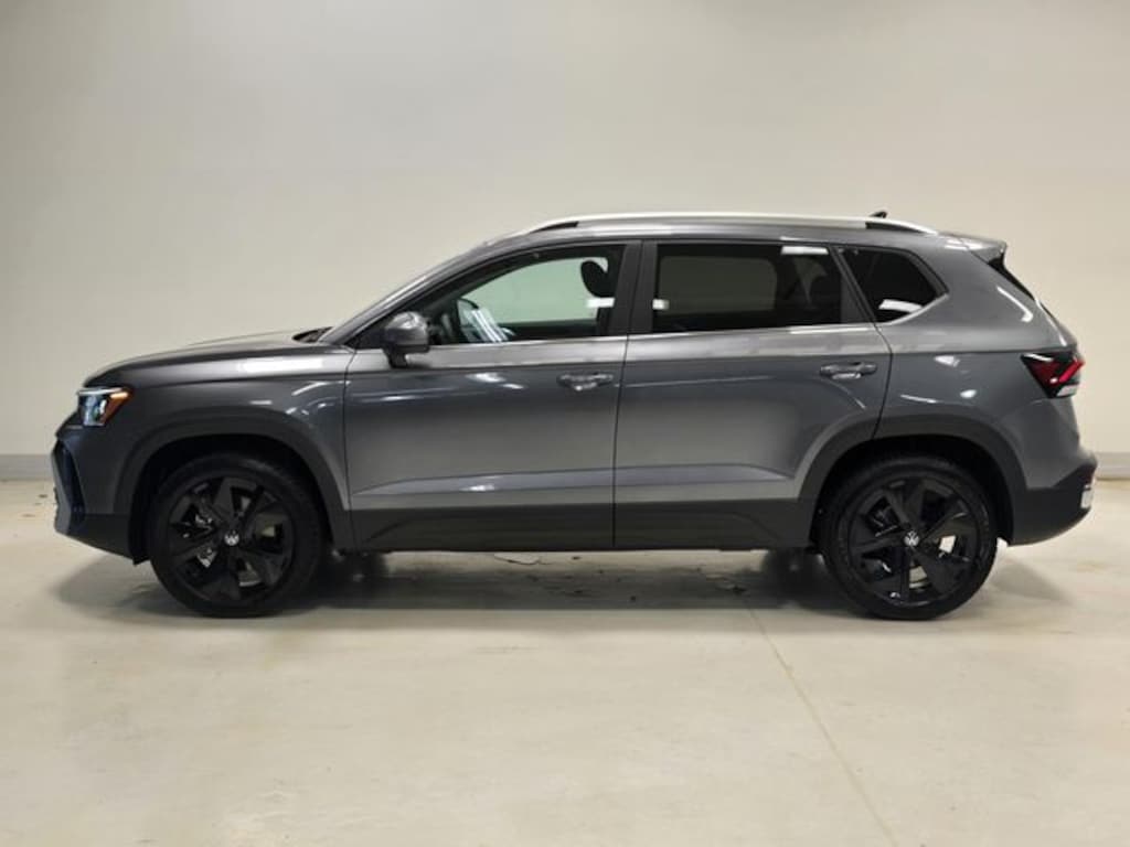 New 2026 Volkswagen Taos 1.5T SE SUV