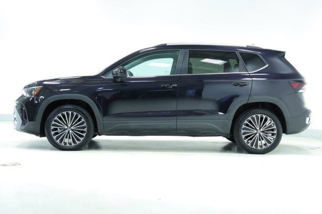 New 2026 Volkswagen Taos 1.5T SE SUV