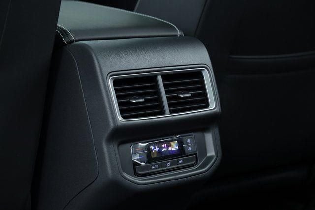 2026 Volkswagen Atlas SE w/Tech - Photo 32