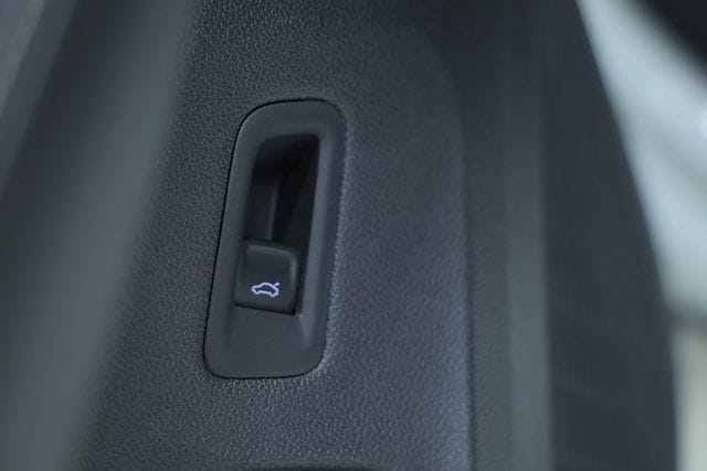 2026 Volkswagen Atlas SE w/Tech - Photo 31