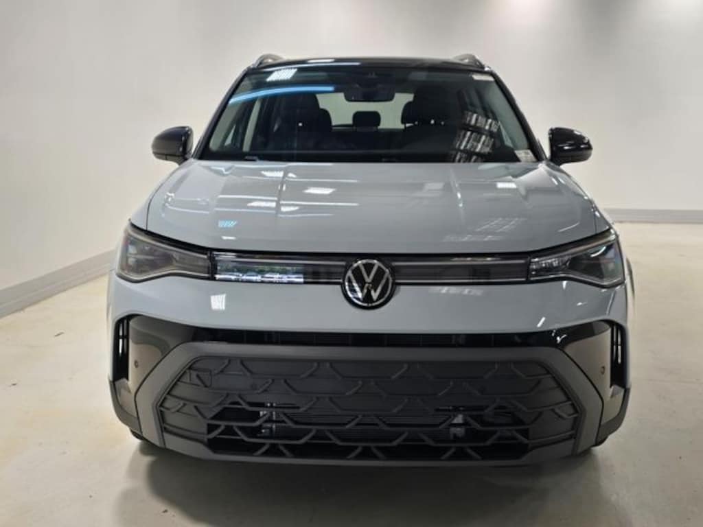 New 2026 Volkswagen Taos 1.5T SE Black SUV