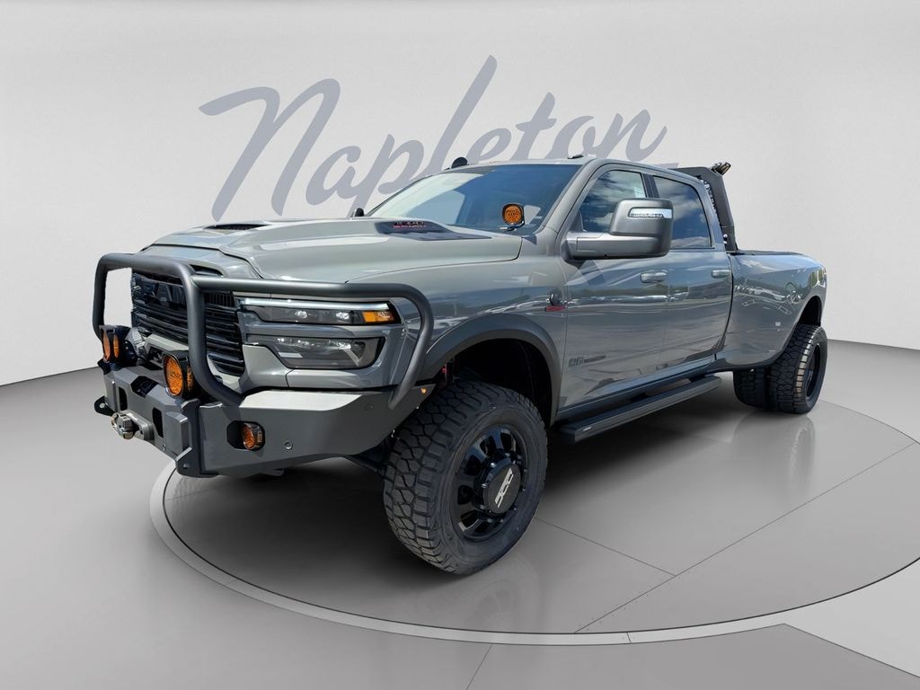 New 2026 Ram 3500 LARAMIE CREW CAB 4X4 8' BOX Pickup