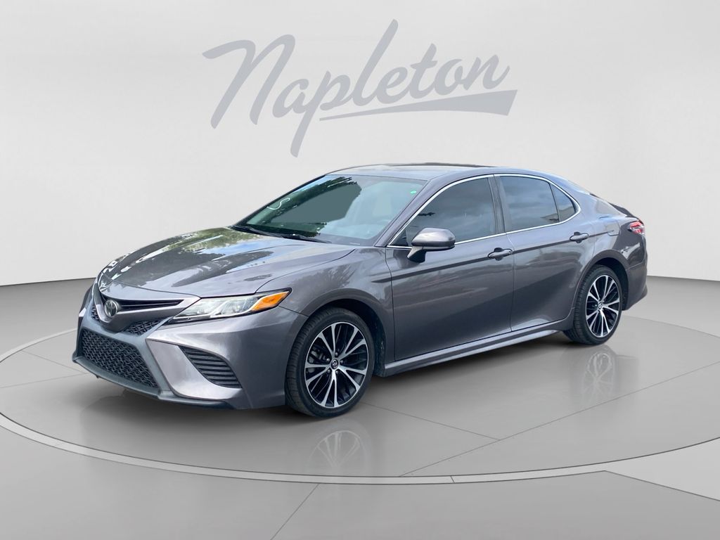 2019 Toyota Camry SE Sedan