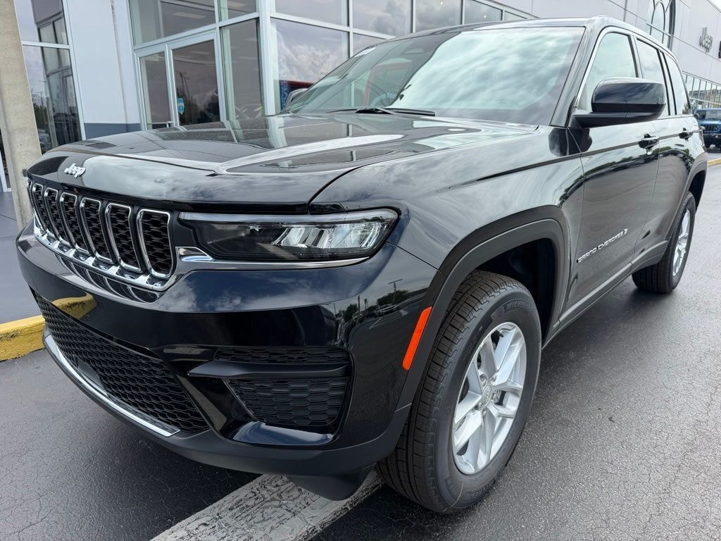 New 2026 Jeep Grand Cherokee LAREDO X 4X4 Sport Utility