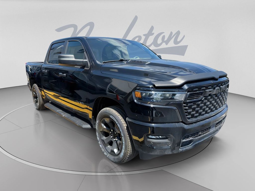 New 2026 Ram 1500 EXPRESS CREW CAB 4X4 5'7 BOX Pickup