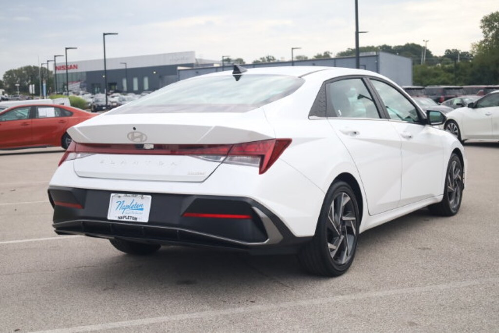 Used 2025 Hyundai Elantra Limited Sedan