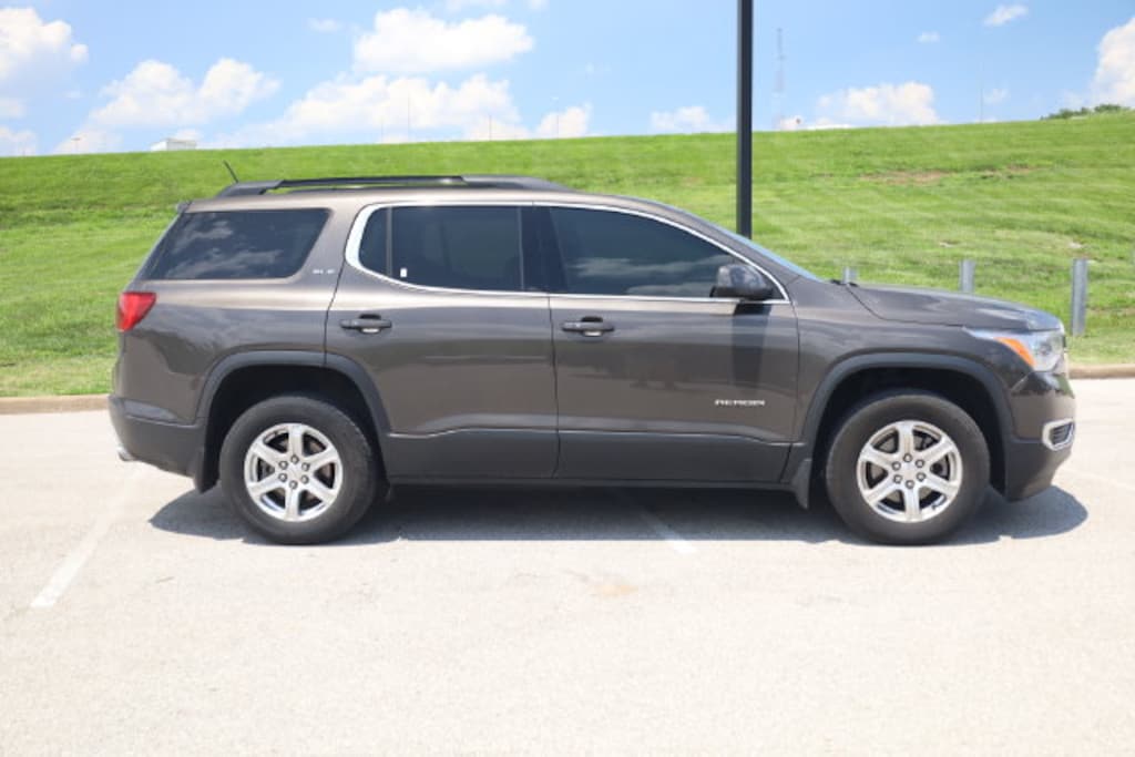 Used 2019 GMC Acadia SLE-1 SUV
