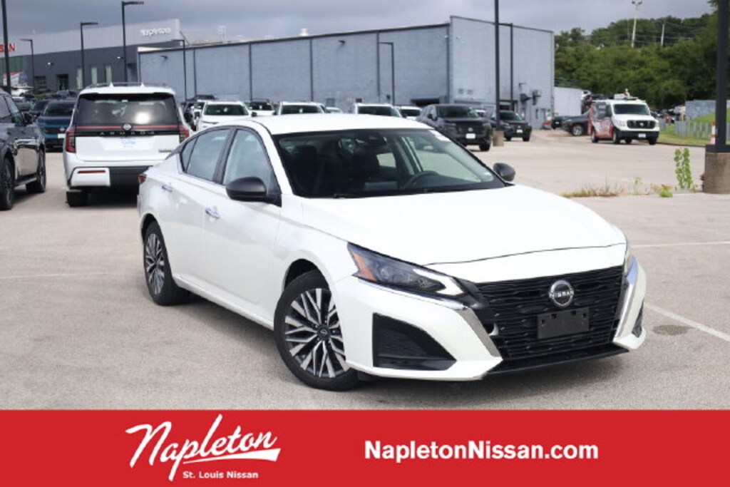 Used 2025 Nissan Altima SV Sedan