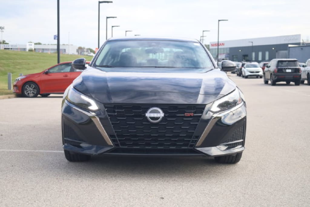 Certified 2025 Nissan Altima 2.5 SR Sedan