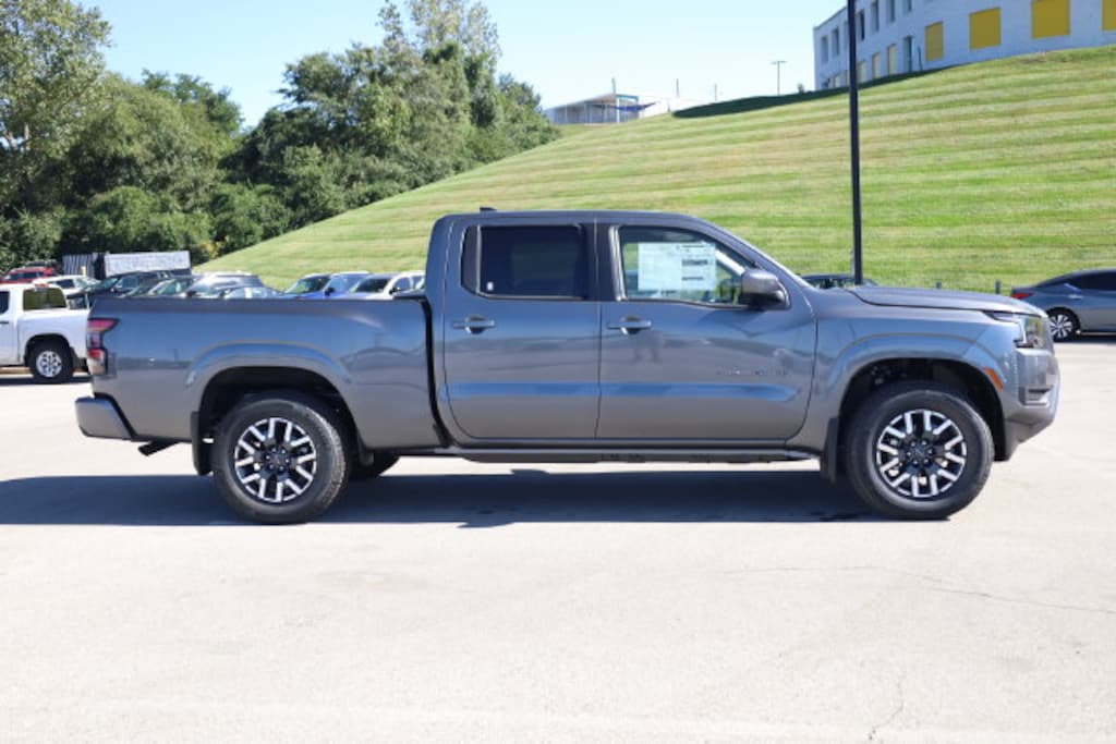 New 2027 Nissan Frontier SV Truck Crew Cab