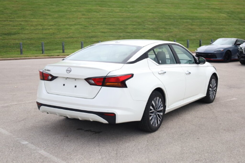 Used 2025 Nissan Altima SV Sedan