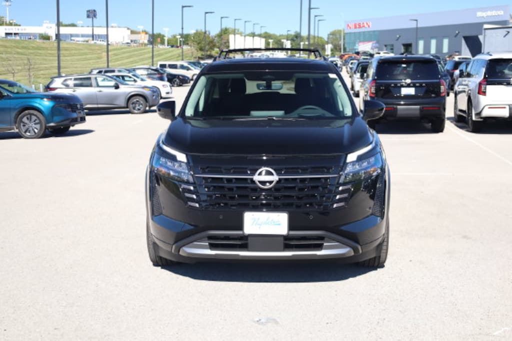 New 2026 Nissan Pathfinder Platinum SUV