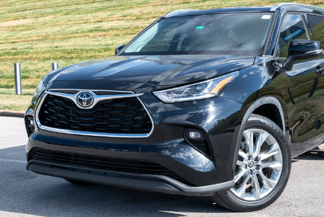 Used 2023 Toyota Highlander Limited SUV