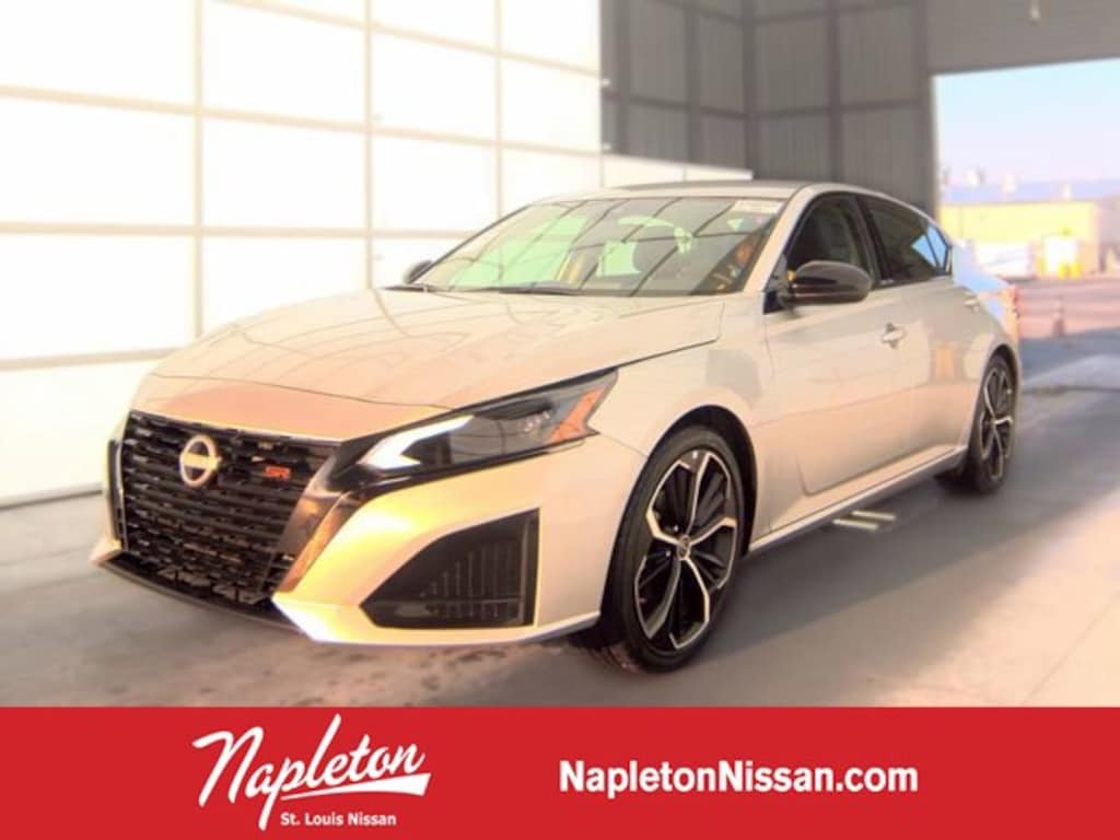 Used 2025 Nissan Altima SR Sedan
