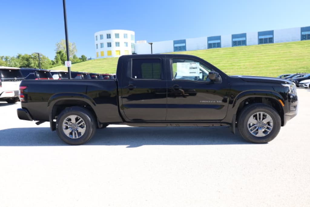 New 2027 Nissan Frontier SV Truck Crew Cab