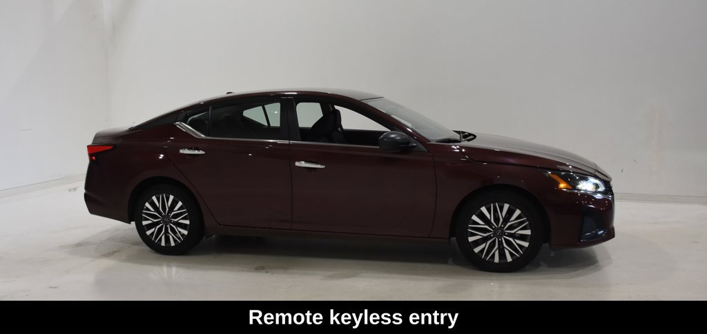 Used 2025 Nissan Altima 2.5 SV Sedan