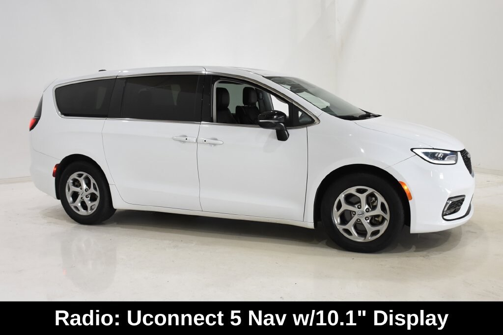 Used 2024 Chrysler Pacifica Limited Passenger Van