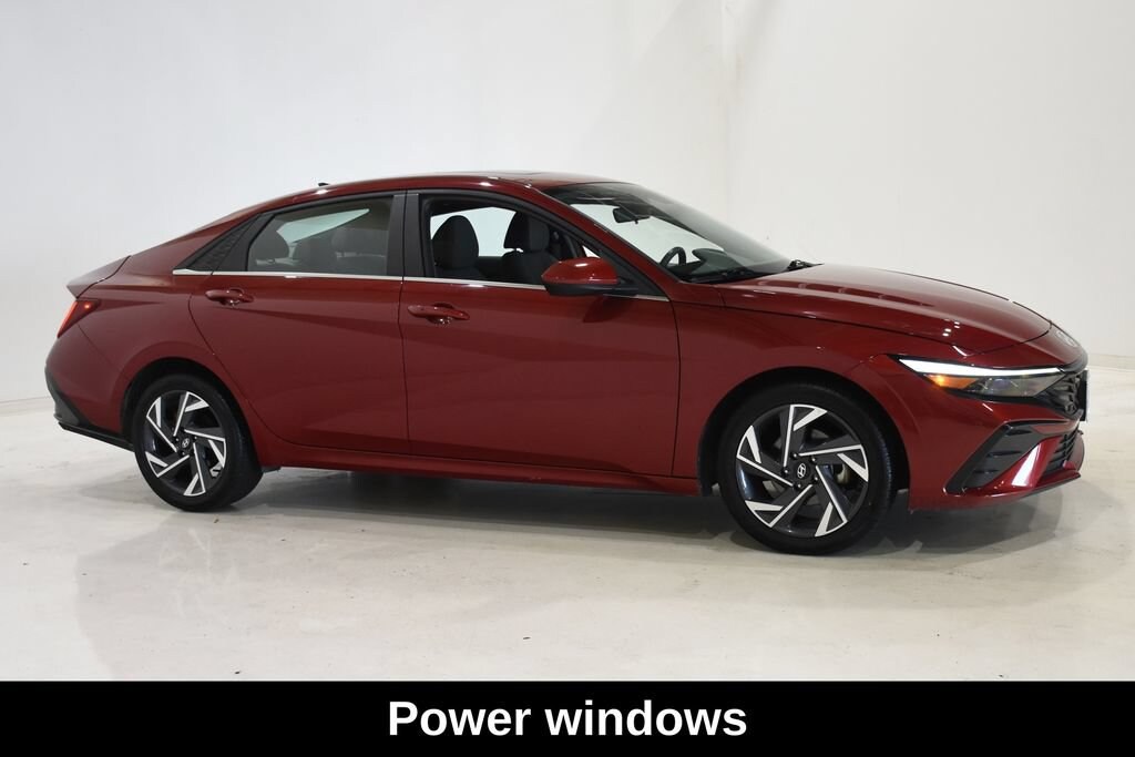 Used 2025 Hyundai Elantra SEL Convenience Sedan