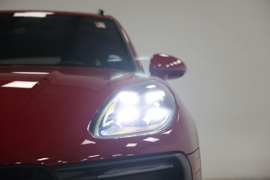 Used 2025 Porsche Macan Base SUV