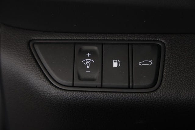 2026 GENESIS G70 Standard - Photo 21