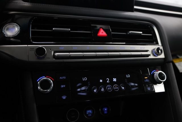 2026 GENESIS G70 Standard - Photo 25