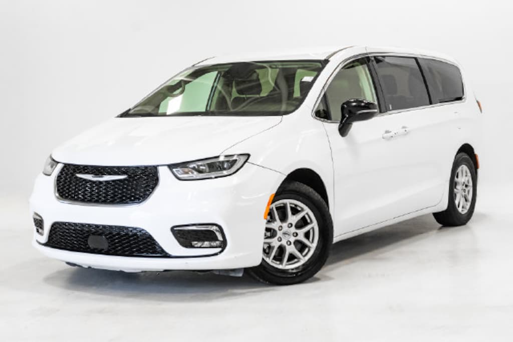 Used 2024 Chrysler Pacifica Touring L Minivan/Van
