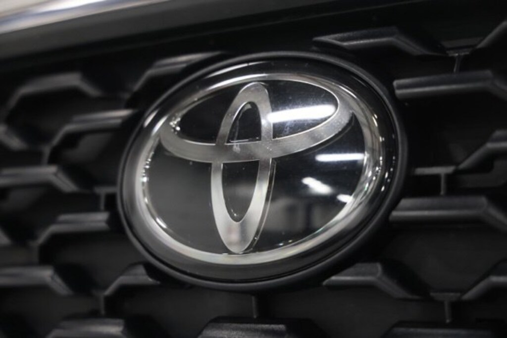 Used 2024 Toyota Corolla Cross LE SUV
