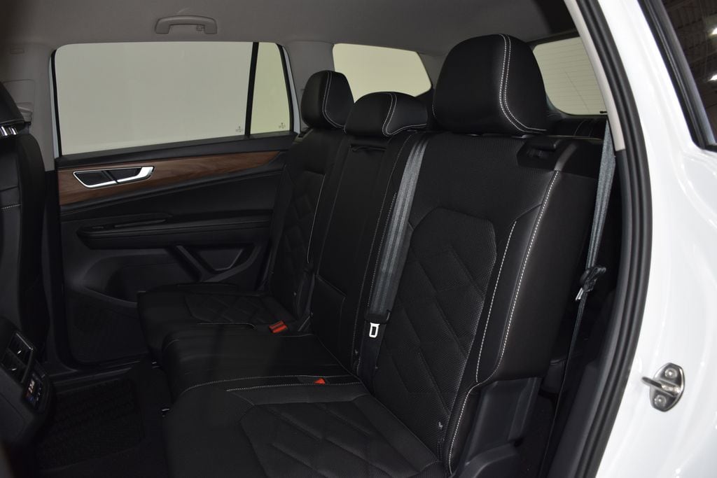 2026 Volkswagen Atlas SE - Photo 24