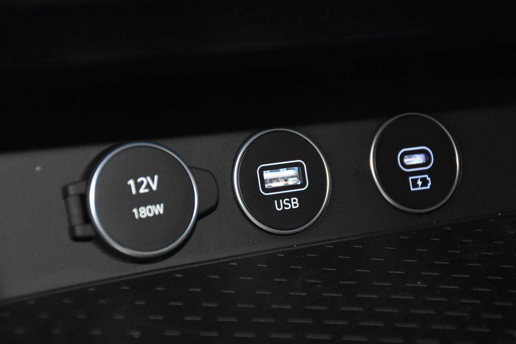 2026 GENESIS G70 Standard - Photo 16