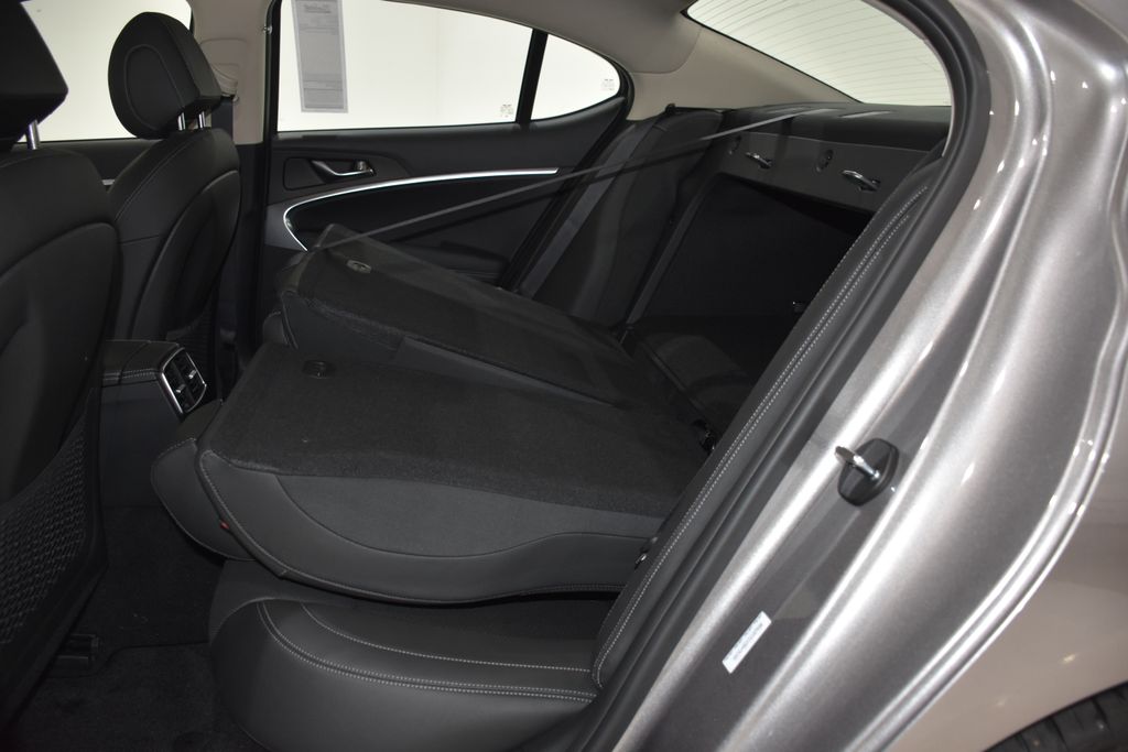 2026 GENESIS G70 Standard - Photo 24