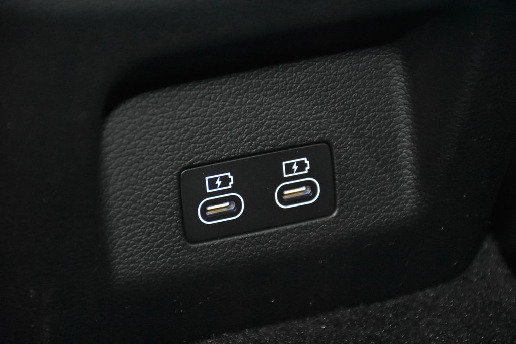2026 GENESIS G70 Standard - Photo 21