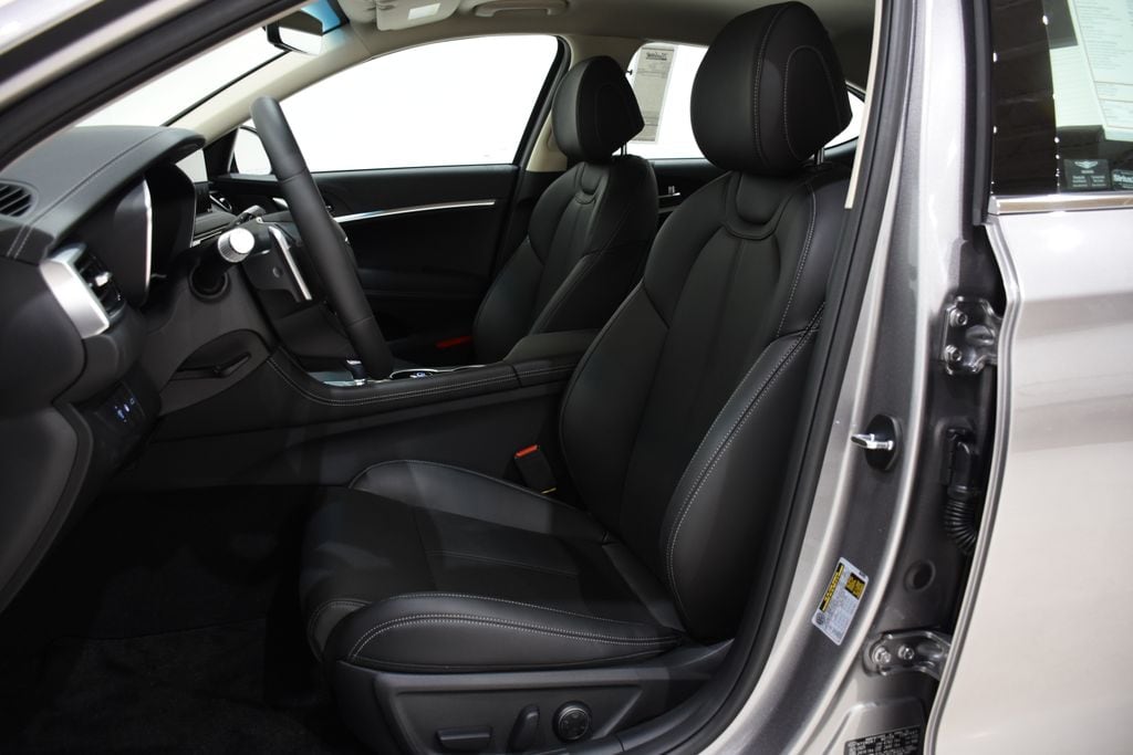 2026 GENESIS G70 Standard - Photo 17