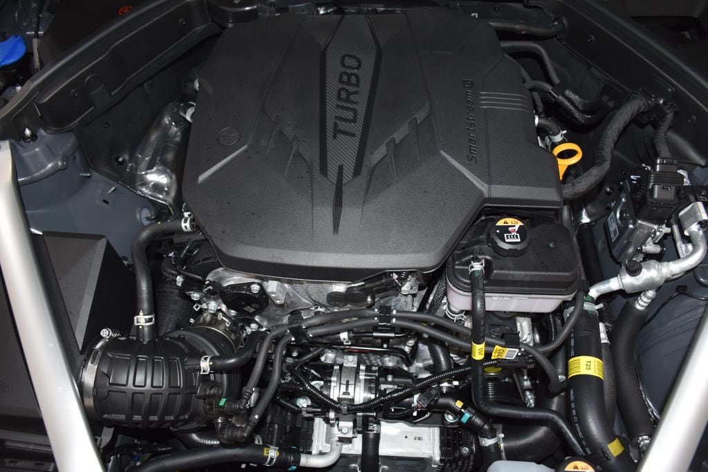 2026 GENESIS G70 Standard - Photo 7