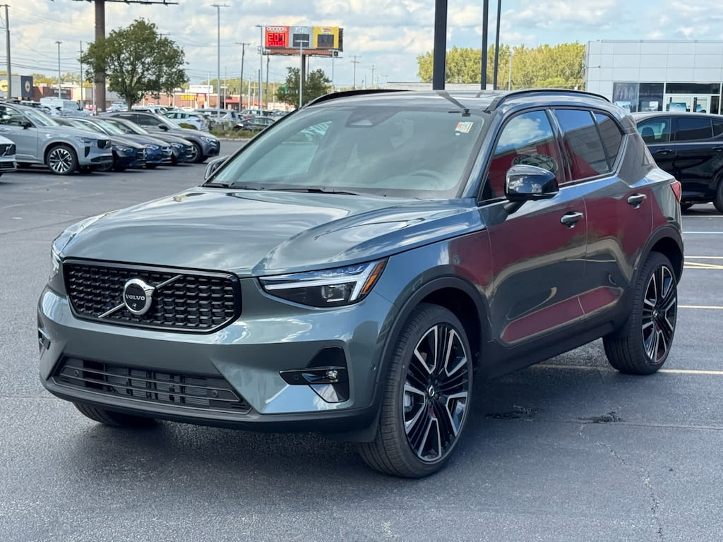 Used 2026 Volvo XC40 B5 Ultra SUV