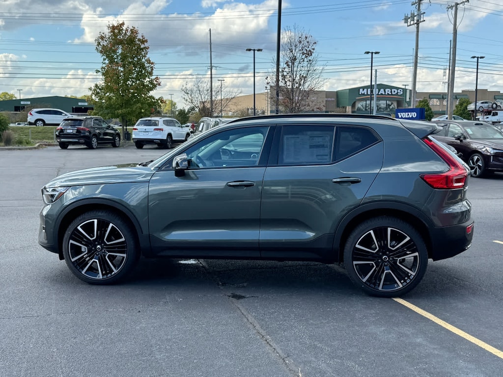 Used 2026 Volvo XC40 B5 Ultra SUV