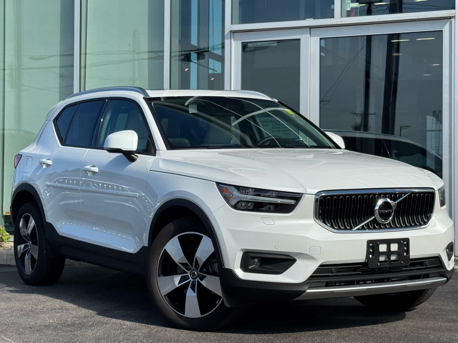 Used 2022 Volvo XC40 Momentum T5 AWD