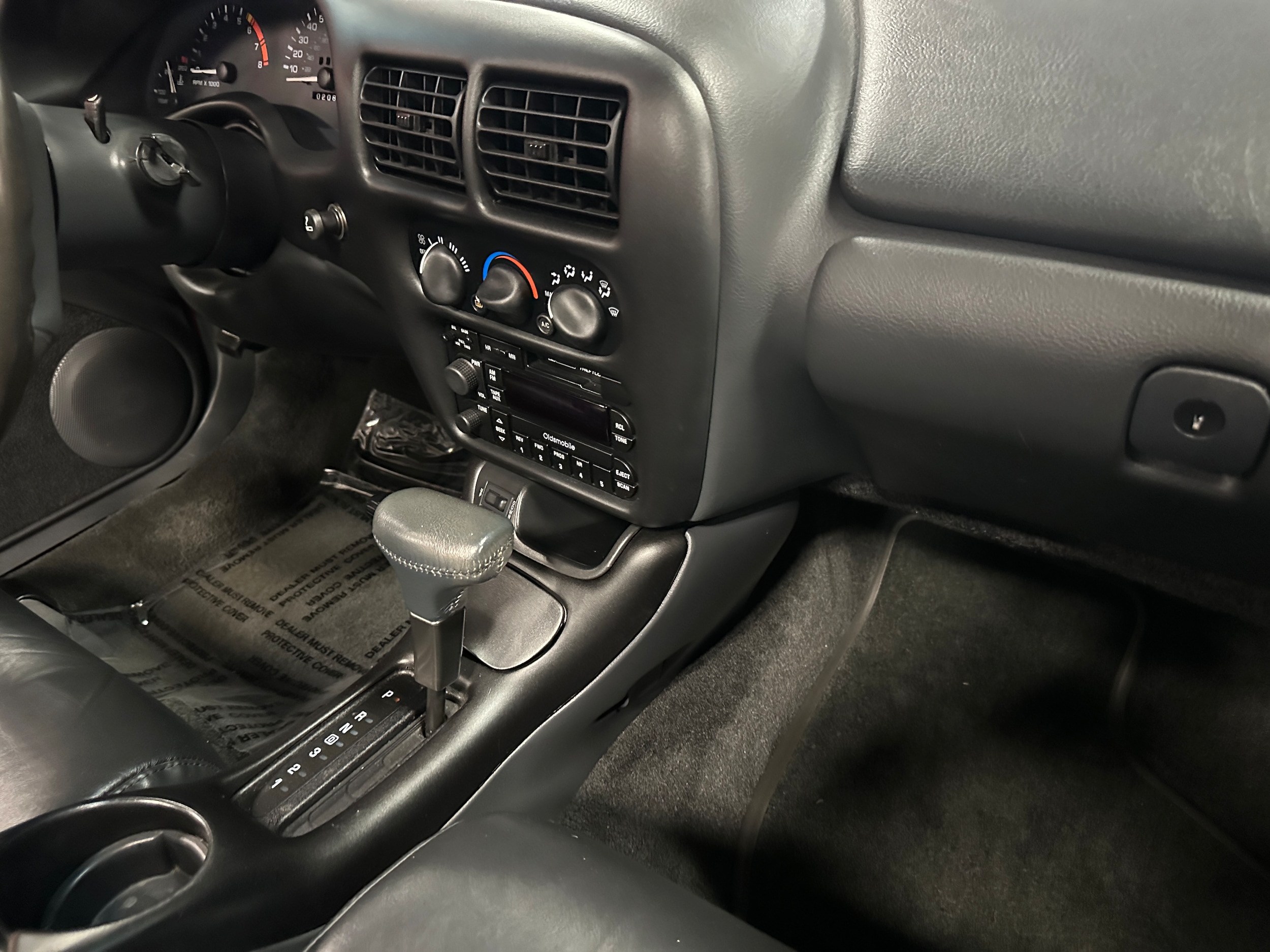 1995 Oldsmobile Cutlass Supreme - Photo 29
