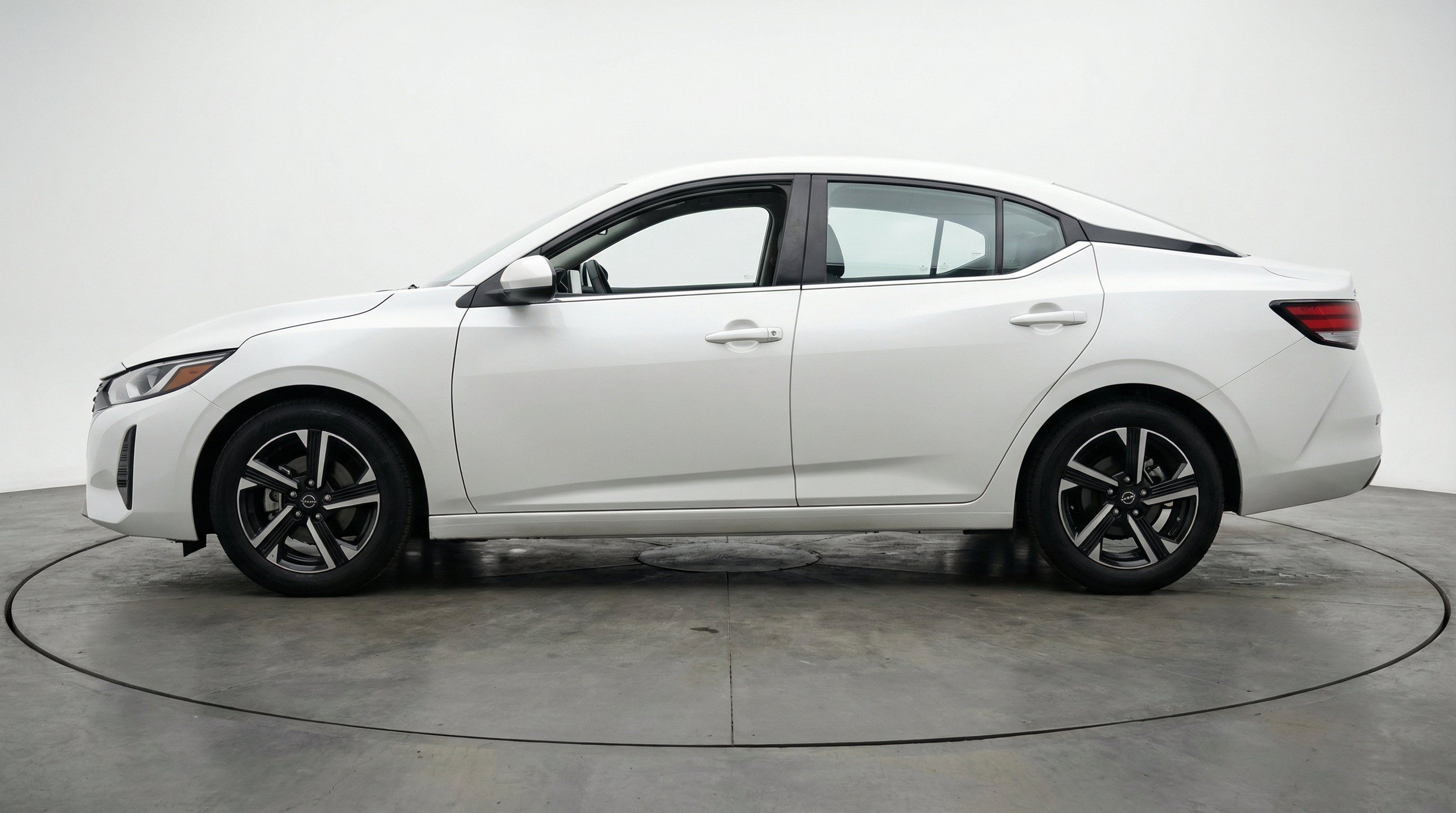 Thumbnail: 2025 Nissan Sentra - 3