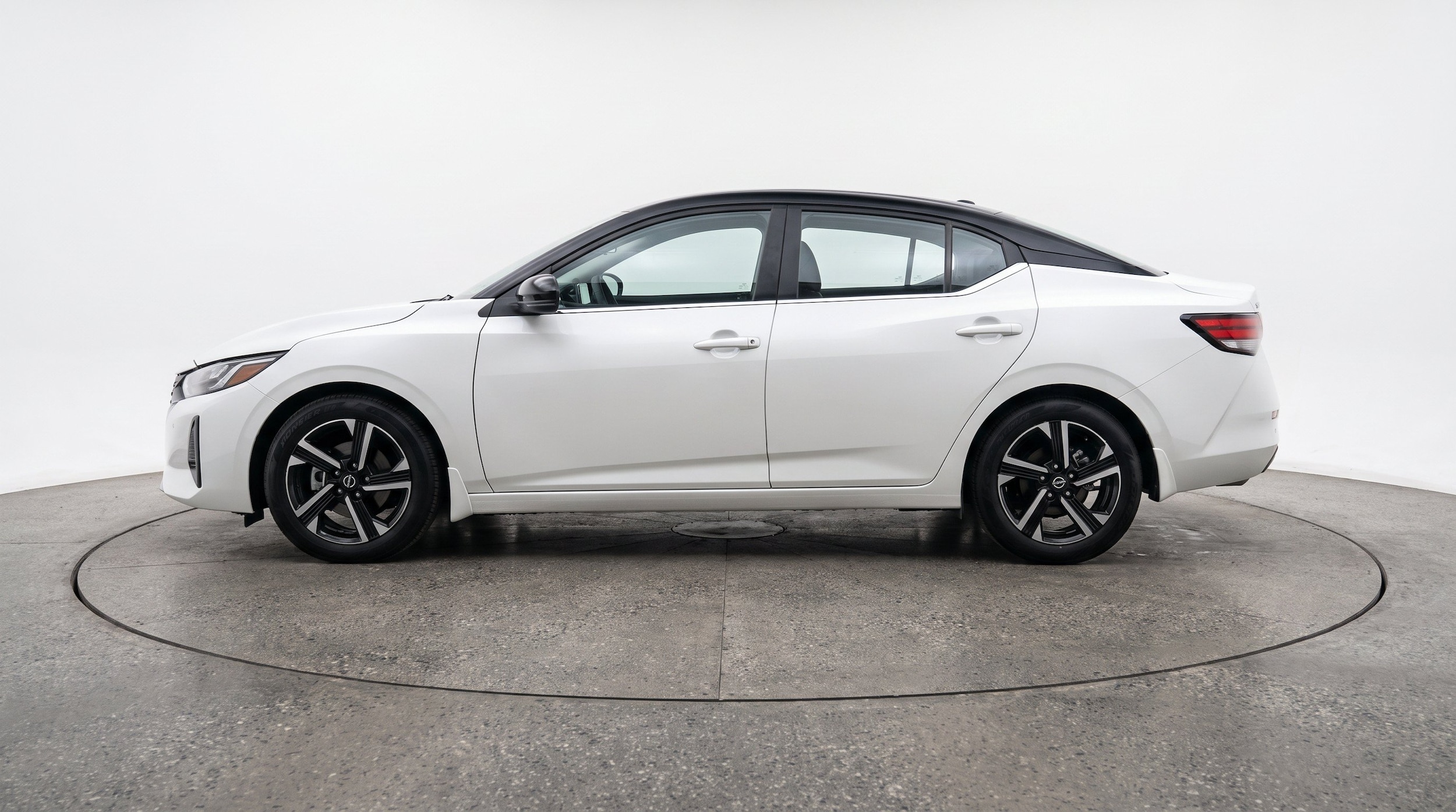 Thumbnail: 2025 Nissan Sentra - 3